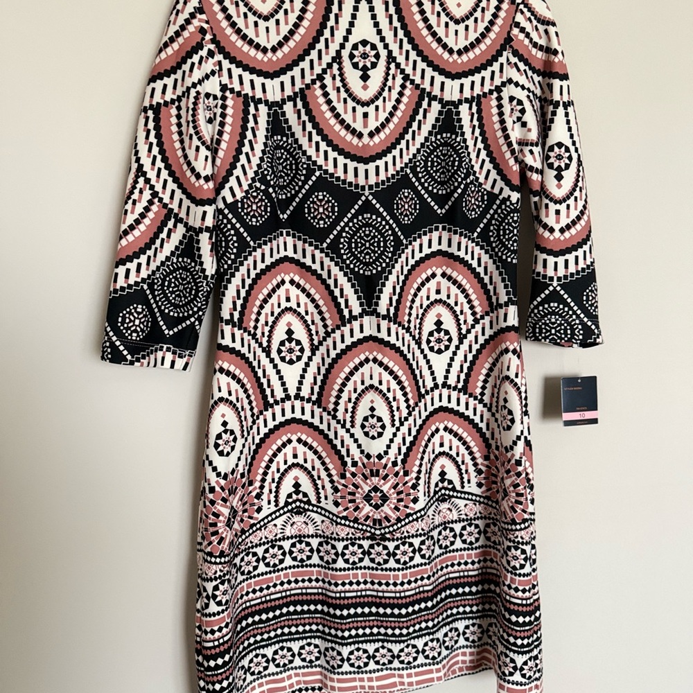 Just Taylor NWT Geometric Print Shift Dress Size 10